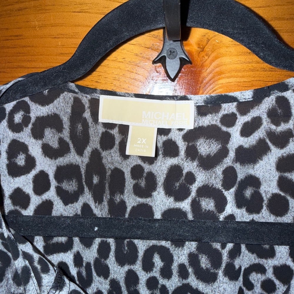 Michael Kors semi sheer animal print plus size blouse - Picture 2 of 5